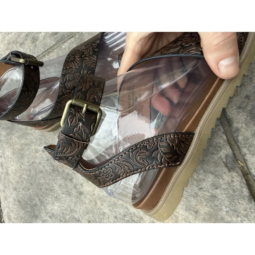 Very G Steffy Tooled Strappy Sandals Women Sz 6 Brown Gladiator Boho Flats